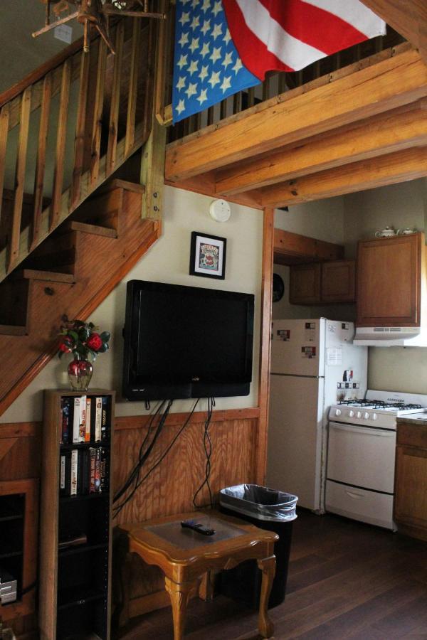 Berry Creek Cabins Bed & Breakfast Isabel Exterior foto