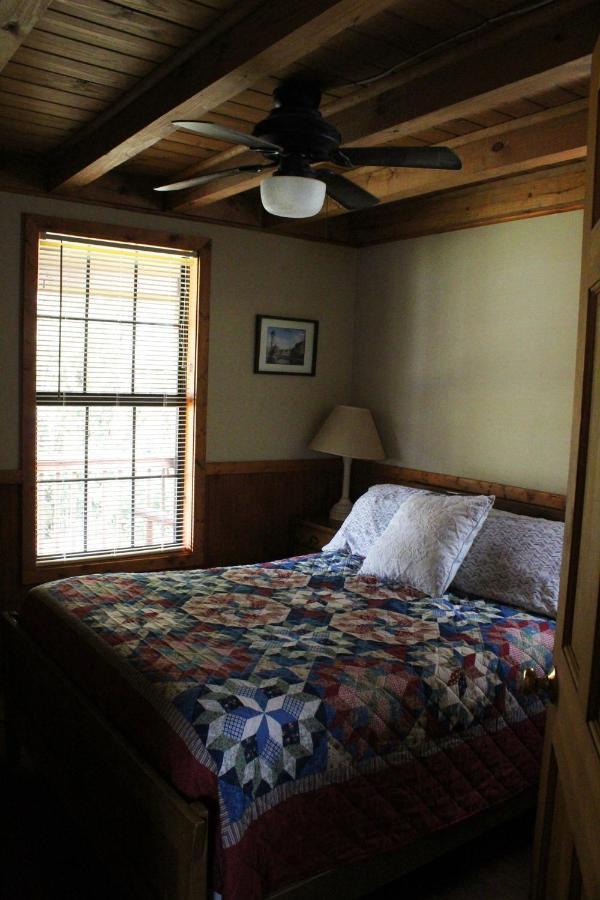 Berry Creek Cabins Bed & Breakfast Isabel Exterior foto